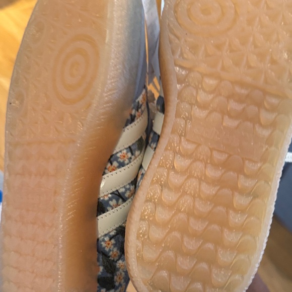 adidas Sambae Liberty London Floral Embroidery Blue Cream White - Picture 6 of 6